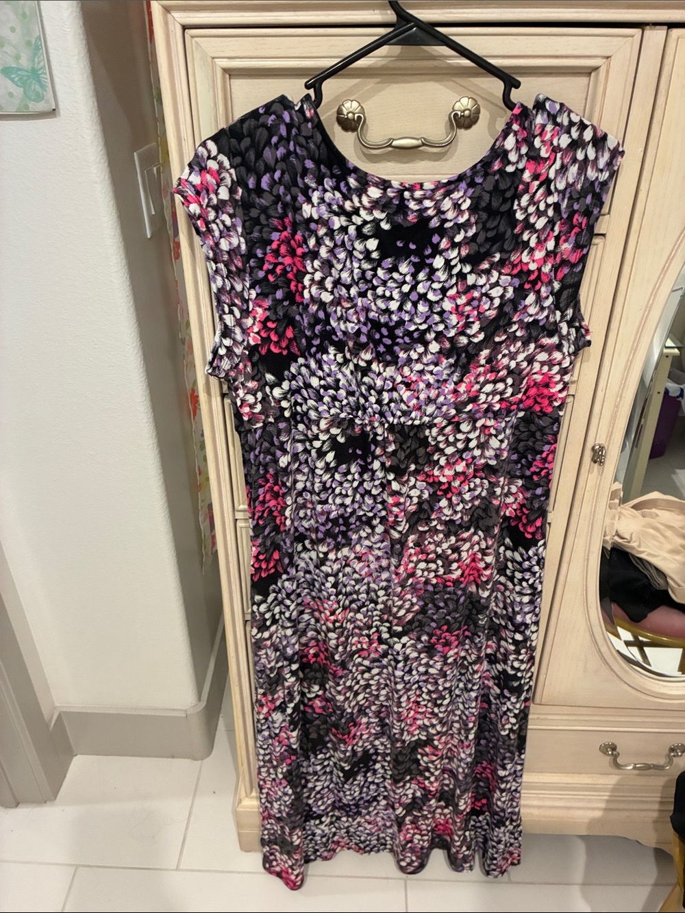 Carol Hochman Sleeveless Floral Print Maxi Nightgown in Black, Pink & White - Picture 5 of 6